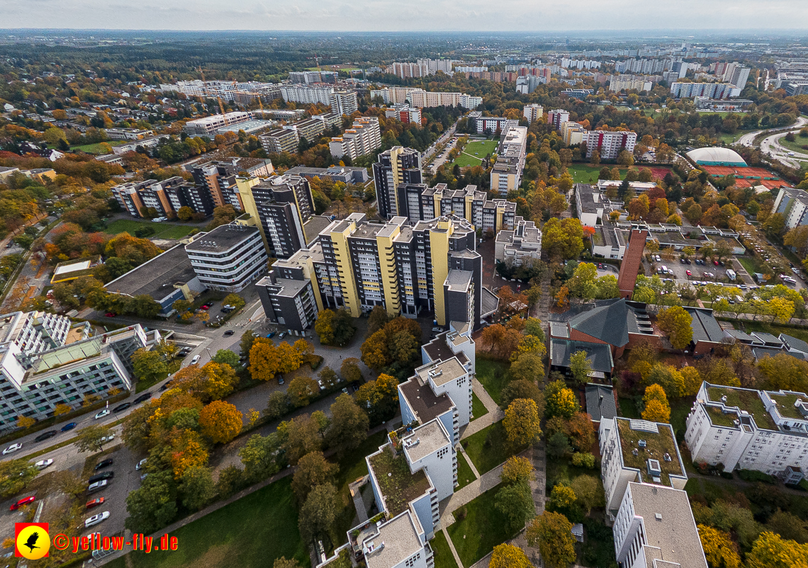 13.10.2022 - Marx-Zenrtum am Karl-Marx-Ring in Neuperlach